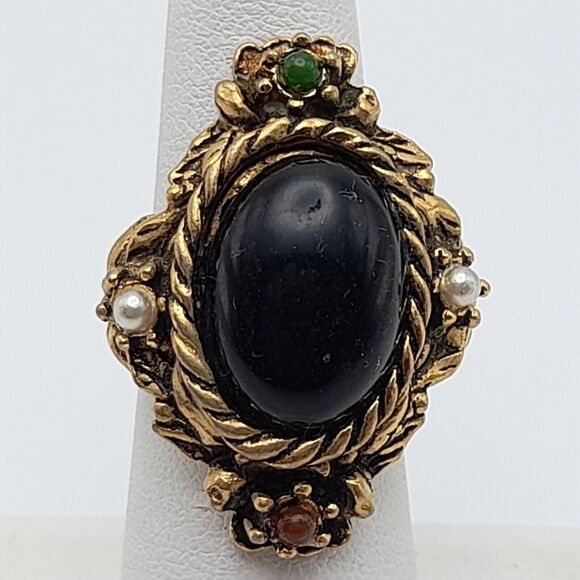 Vintage Black Lucite Cabochon Brass Ring Adjustable Size 7 - Picture 12 of 12